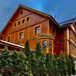 4 I 45 W Willi Jozefina Apartment