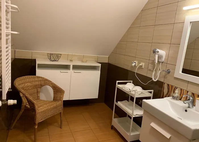 4 I 45 W Willi Jozefina 스클라르스카포렘바