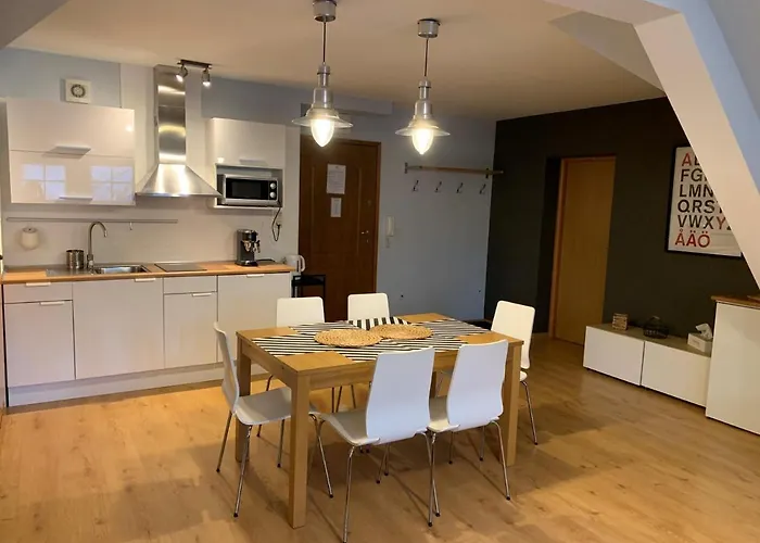 4 I 45 W Willi Jozefina 스클라르스카포렘바