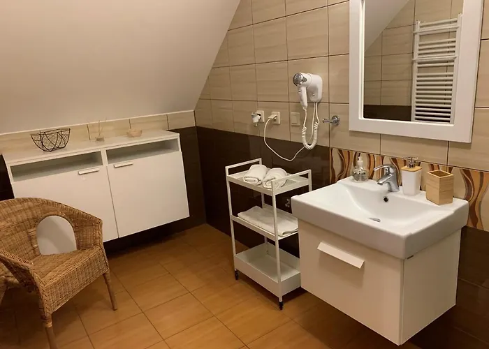 아파트 4 I 45 W Willi Jozefina *